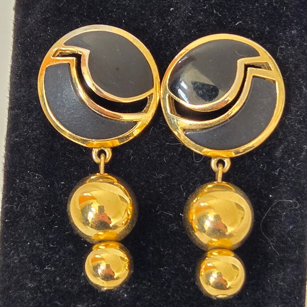 Vtg Trifari Black Gold Tone Post Earrings Openwork Design Gold Tone Drop Ball